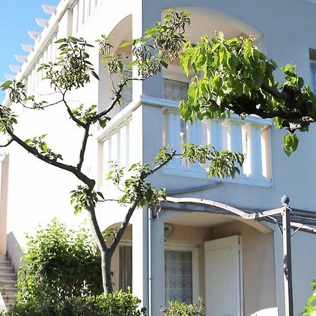 Résidence les Mûriers Allegre Les Fumades Exterior foto